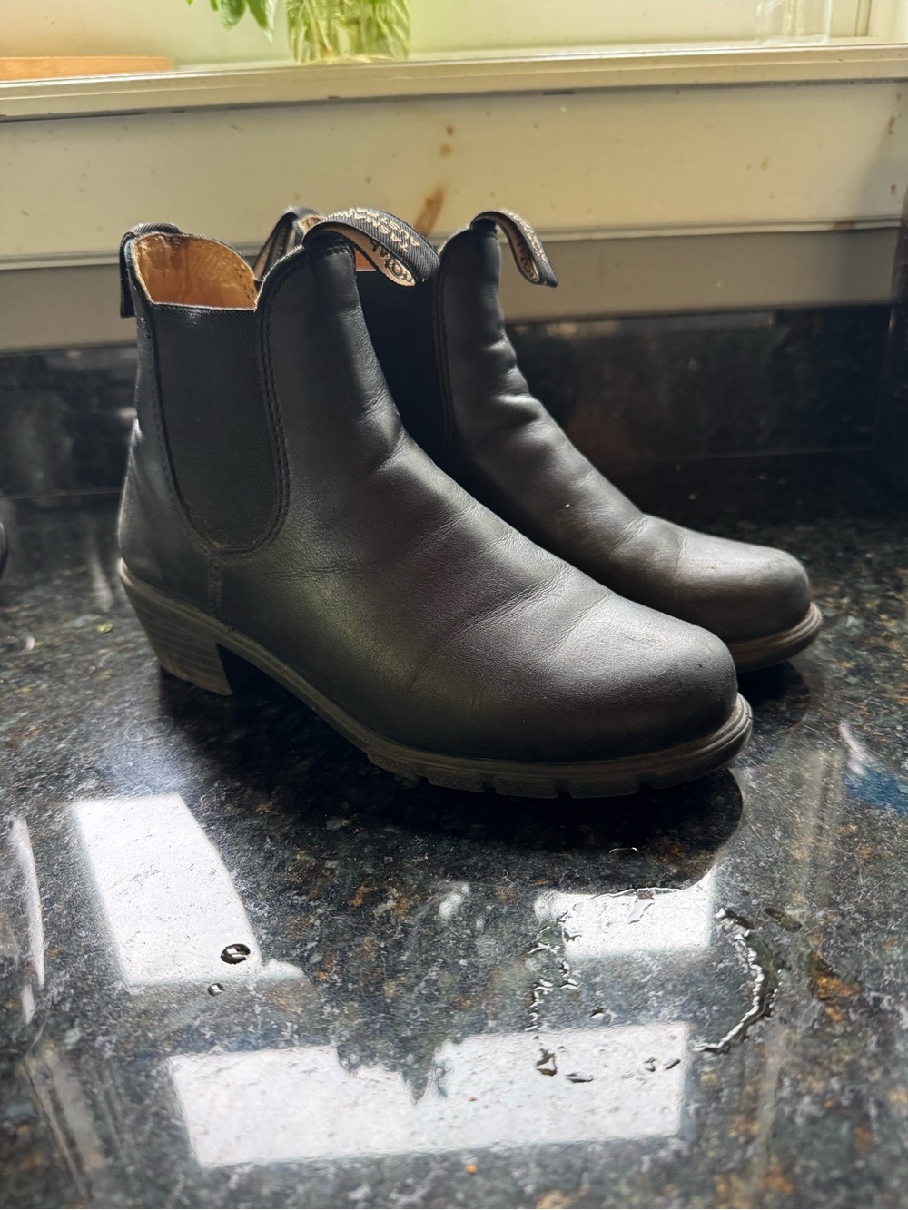 Blundstone Black Leather Chelsea Ankle Boots